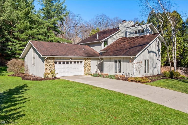 960 Poulsen Drive, Akron, OH, 44313
