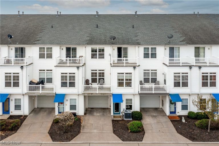 224 Marina, Lorain, OH - Photo 2