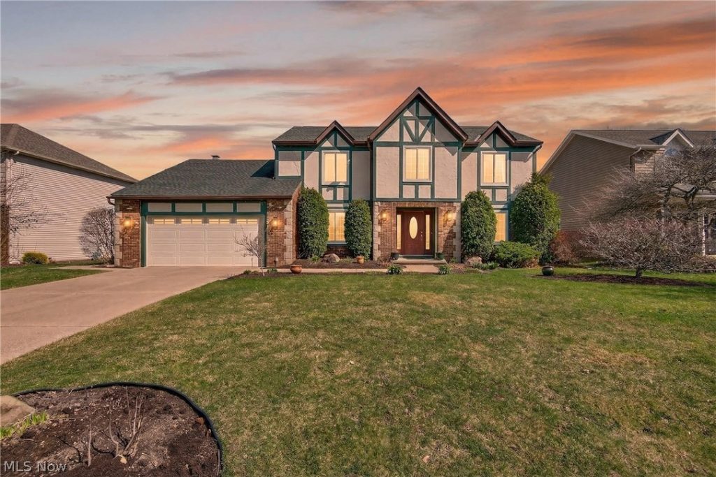 14357 Crystal Creek Drive, Strongsville, OH