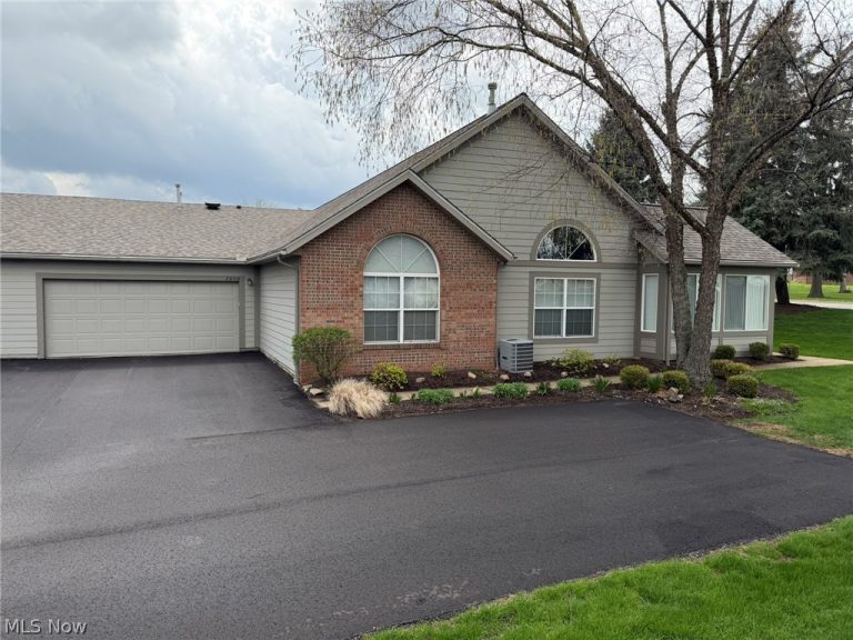 2040 Whippoorwill Lane, Mansfield, OH - Photo 3