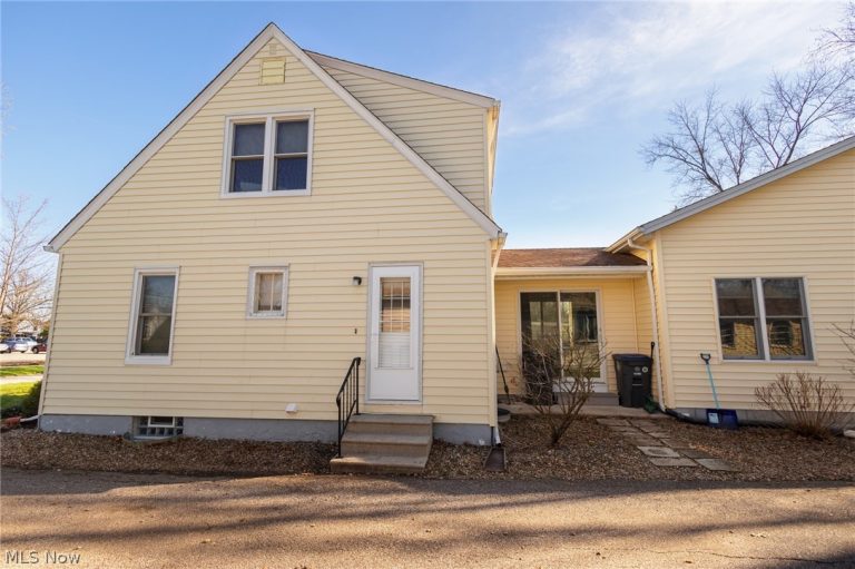 118 Hollywood Street, Oberlin, OH - Photo 2