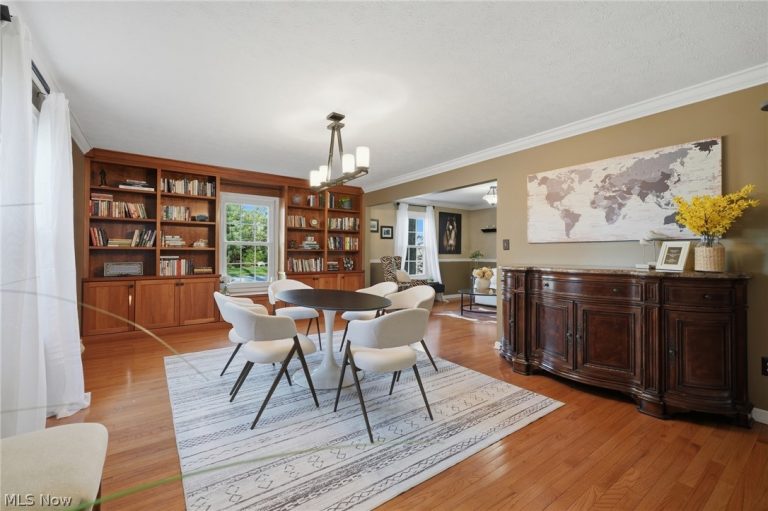 613 Welshire Drive, Bay Village, OH - Photo 4