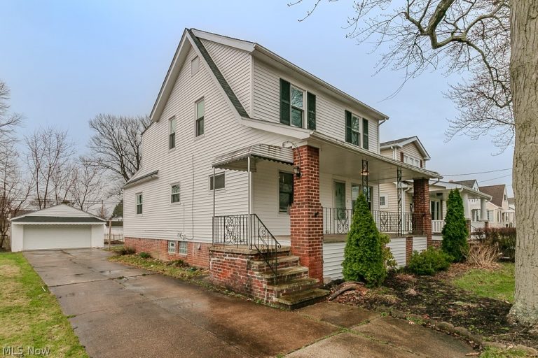 1203 Mayfield Ridge Road, Mayfield Heights, OH - Photo 2