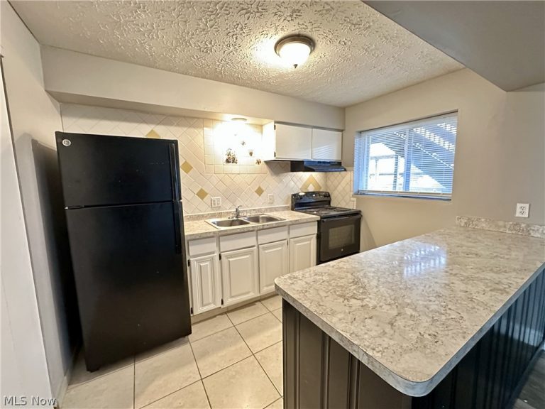 480 Massillon Road, Akron, OH - Photo 3