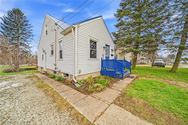 729 Main Street, Geneva, OH - Photo 4