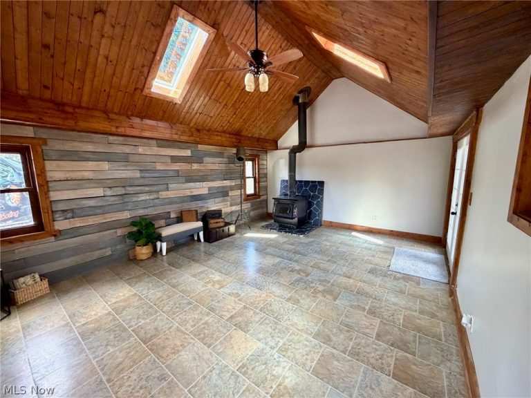 549 Perry Road, Tallmadge, OH - Photo 4