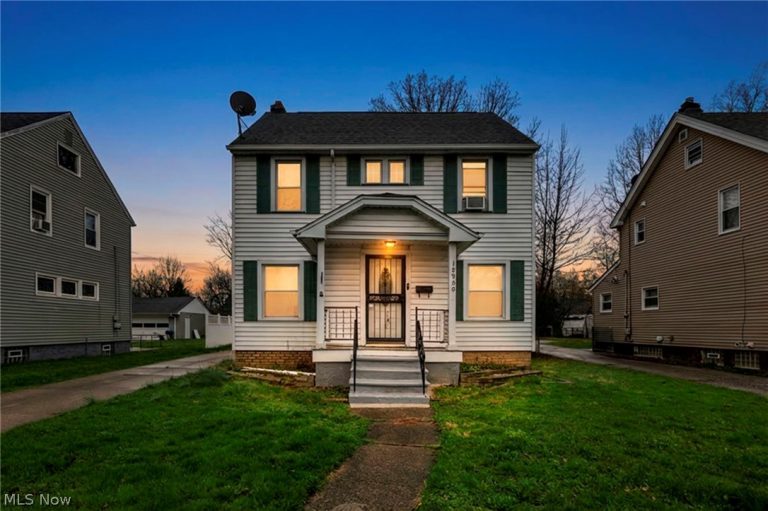 18950 Meredith Avenue, Euclid, OH - Photo 2