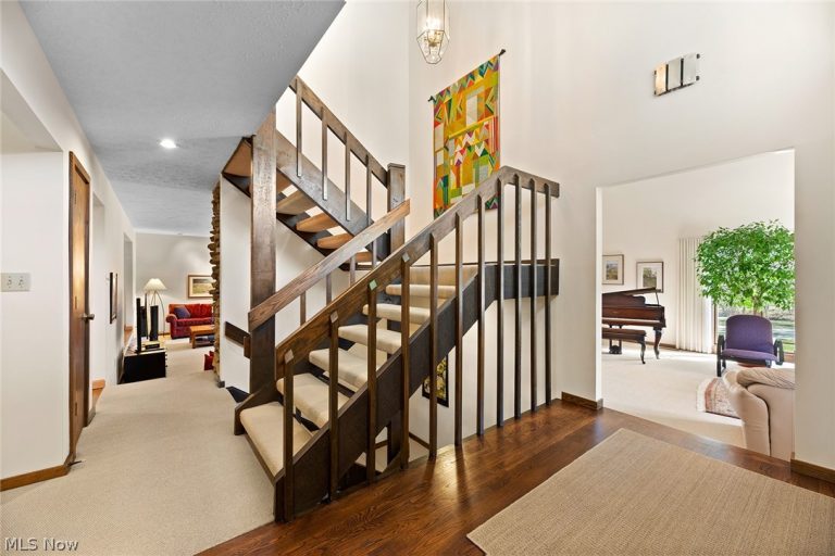 960 Poulsen Drive, Akron, OH - Photo 2