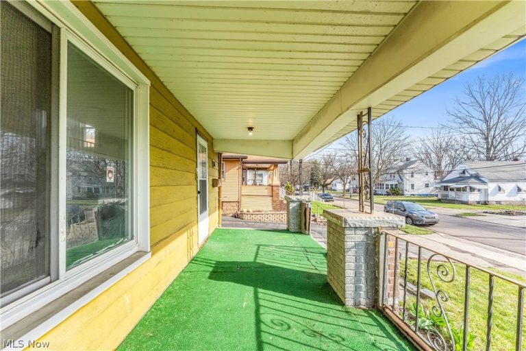 516 Whitney Avenue, Akron, OH - Photo 3