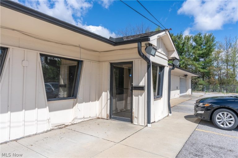 1235 Tallmadge Avenue, Akron, OH - Photo 3