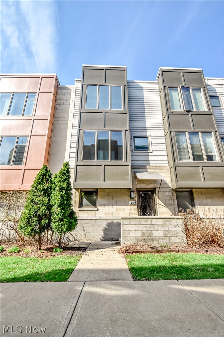 1425 Lindazzo Avenue, Cleveland, OH, 44114