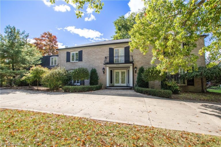 18220 Parkland Drive, Shaker Heights, OH - Photo 2