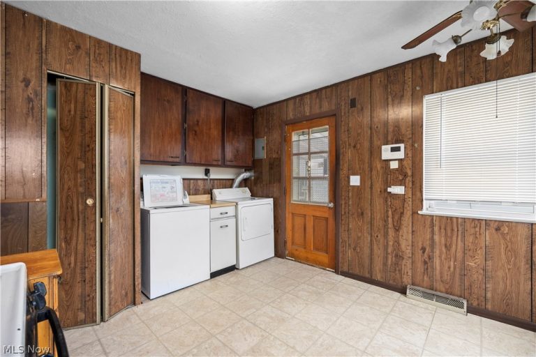 12809 Mcgowan Avenue, Cleveland, OH - Photo 8