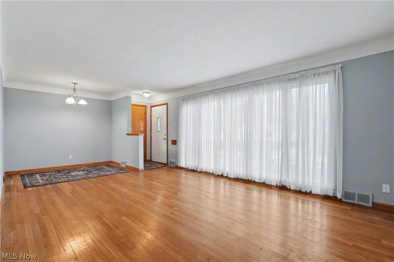 1784 Empire Road, Wickliffe, OH - Photo 2