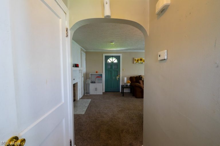 2743 Lincoln Way, Massillon, OH - Photo 6