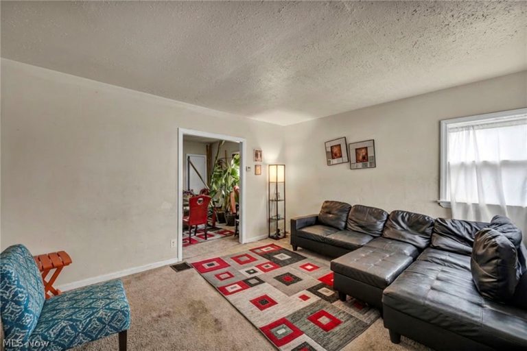 12827 Kirton, Cleveland, OH - Photo 4