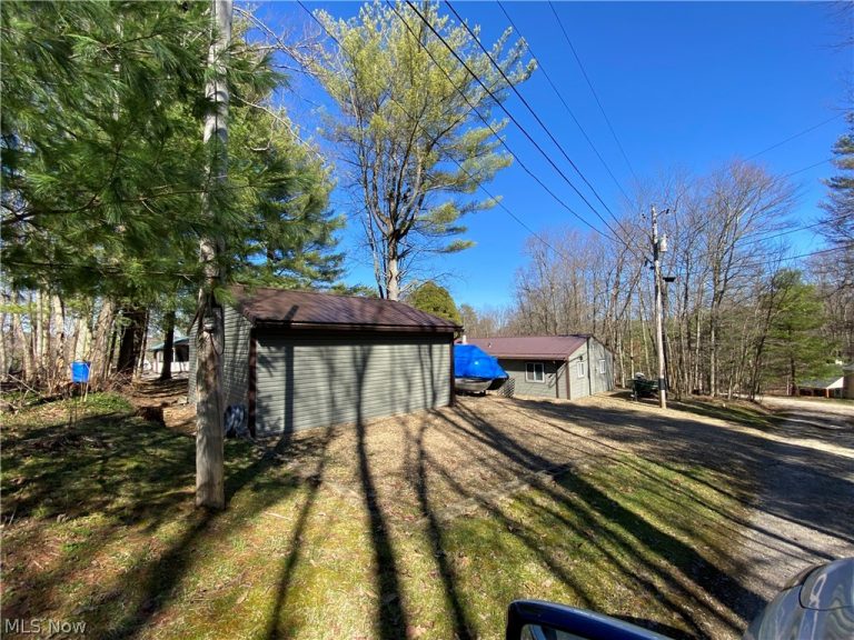 2239 Maple Drive, Carrollton, OH - Photo 2