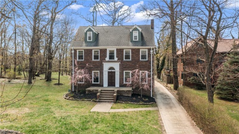 3372 Mayfield Road, Cleveland Heights, OH, 44118