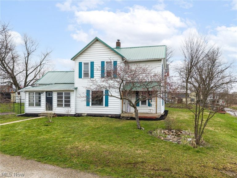 153 Schaff Alley, Creston, OH - Photo 4