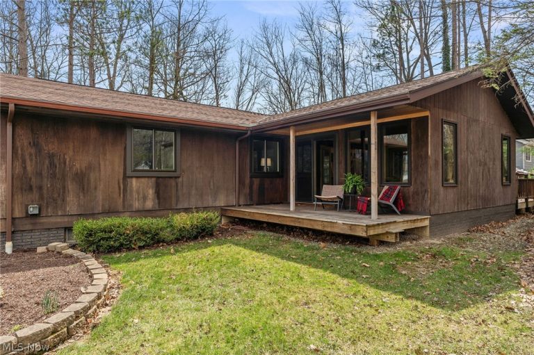 10172 Old Orchard Drive, Brecksville, OH - Photo 3