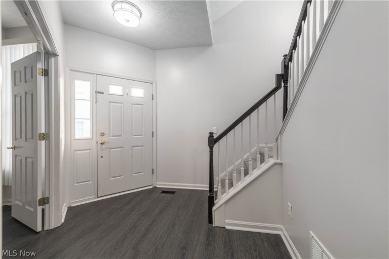33136 Fairport Drive, Avon Lake, OH - Photo 5