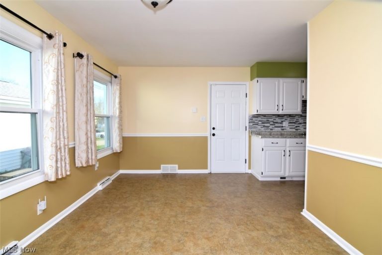 4912 Sedgewick Road, Lyndhurst, OH - Photo 8