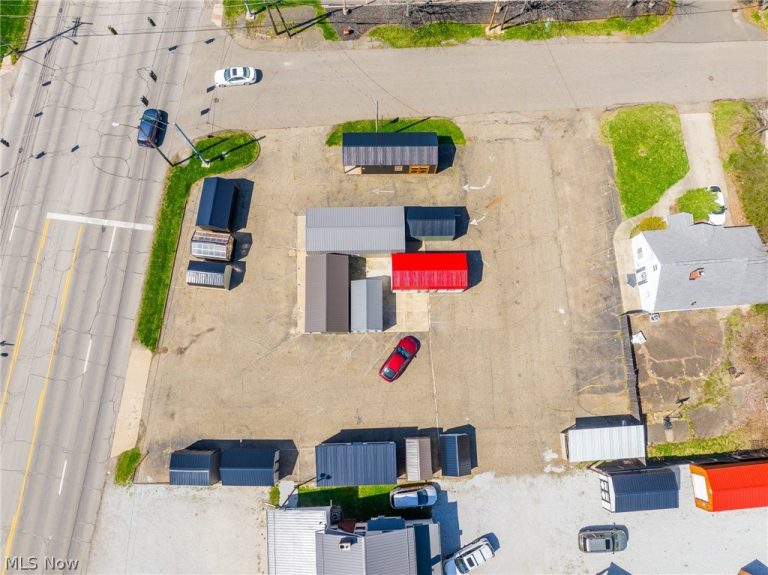 4202 Lincoln Way, Massillon, OH - Photo 6