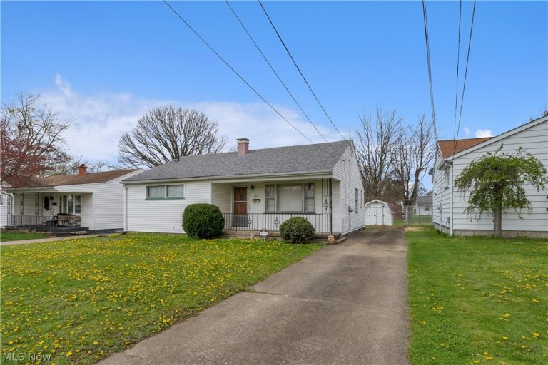 1614 Country Club Avenue, Youngstown, OH - Photo 2