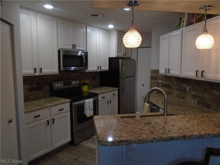 4062 Saint Andrews Court #1, Canfield, OH - Photo 5