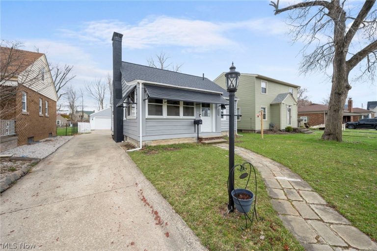 2967 Cleveland Boulevard, Lorain, OH - Photo 3