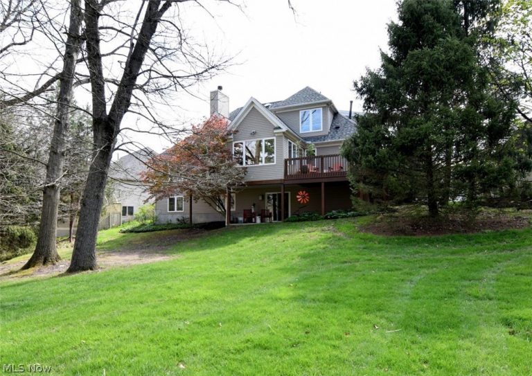 766 Carriage Trail, Northfield, OH - Photo 2
