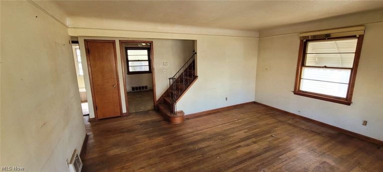 21250 Wilmore Avenue, Euclid, OH - Photo 3