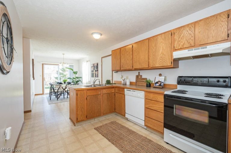 2630 Blenheim Avenue, Alliance, OH - Photo 6