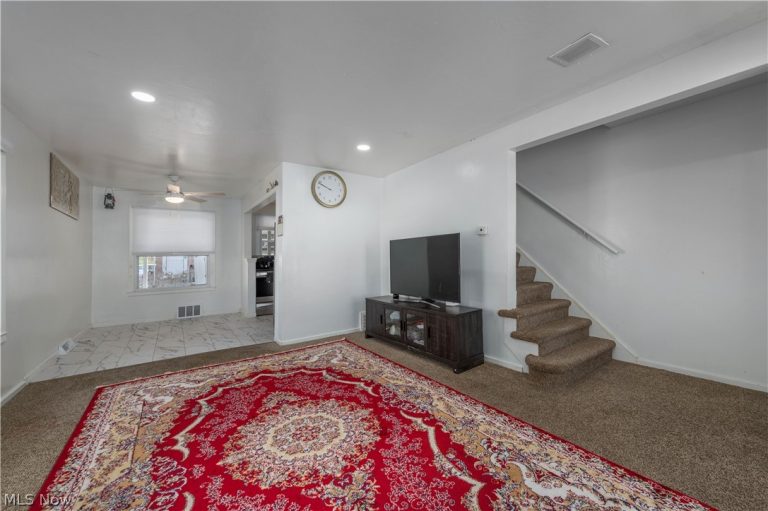 14101 Rainbow Avenue, Cleveland, OH - Photo 6