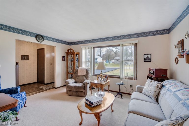 2684 Lydia Drive, Warren, OH - Photo 6