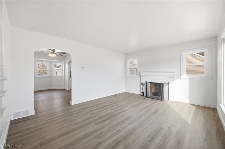 227 Wilson Street, Struthers, OH - Photo 8