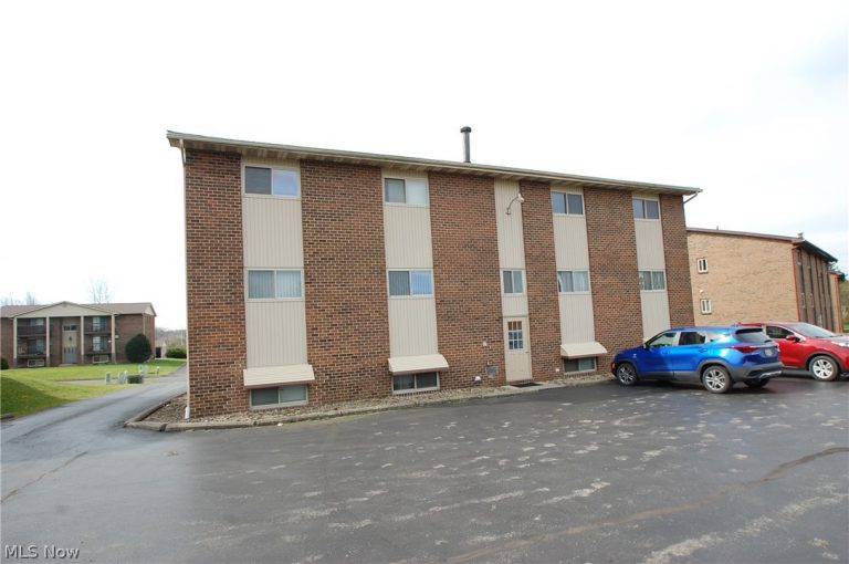 35 Carter Circle, Boardman, OH - Photo 5
