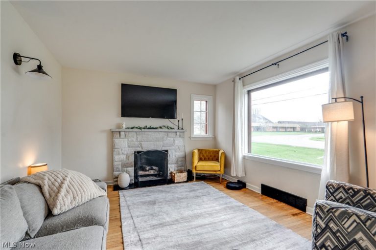 144 Perry Drive, Canton, OH - Photo 8