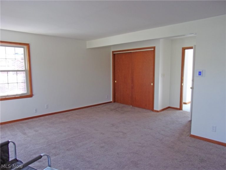 971 Wye Drive, Akron, OH - Photo 2