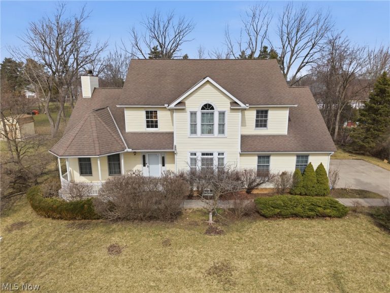 25684 Tryon Road, Oakwood Village, OH - Photo 2