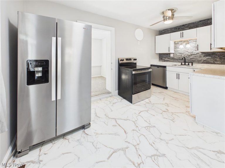 2702 Cleveland Avenue, Parkersburg, WV - Photo 6