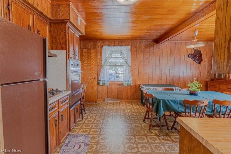 2306 Cherry Hill Avenue, Youngstown, OH - Photo 6