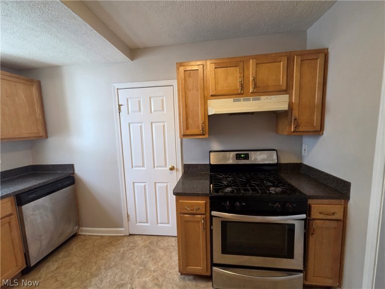 3757 Grosvenor Road, South Euclid, OH - Photo 6