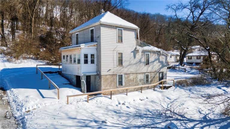 324 Loeb Street, Weirton, WV - Photo 5