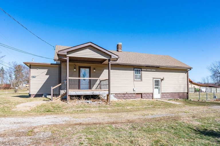 3236 Young Avenue, Massillon, OH - Photo 2