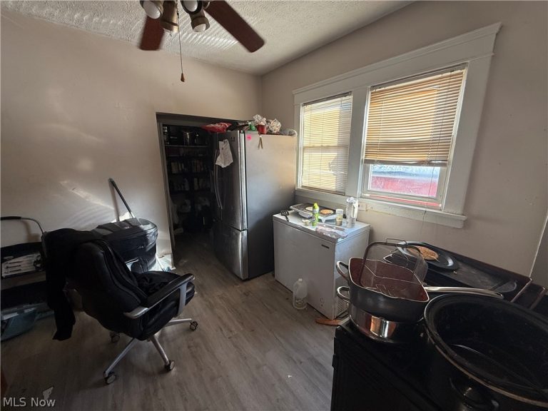 1226 Shriver Avenue, Canton, OH - Photo 4