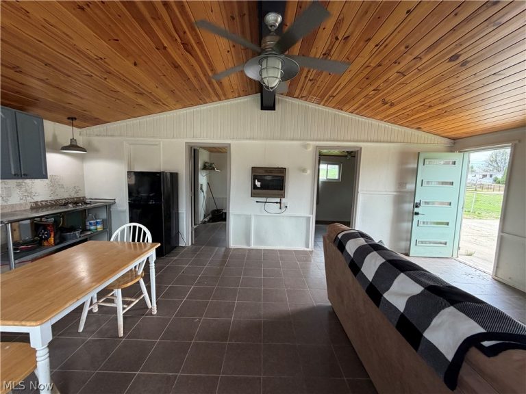 760 Happy Valley Road, Parkersburg, WV - Photo 4