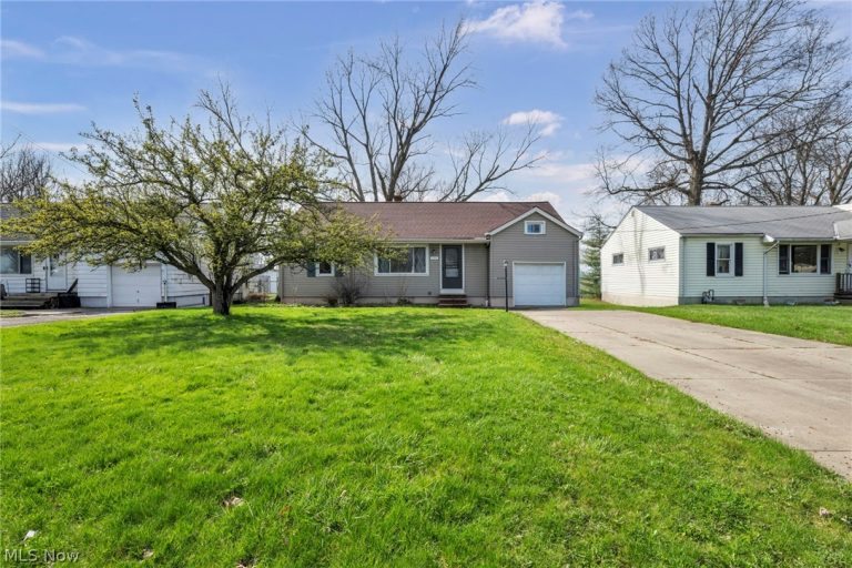 3144 Lost Nation Blvd, Willoughby, OH - Photo 4