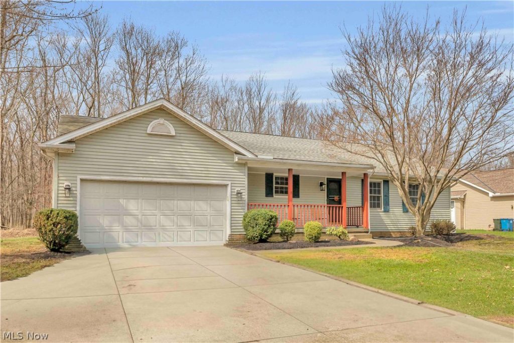 586 Abbe Road, Sheffield Lake, OH