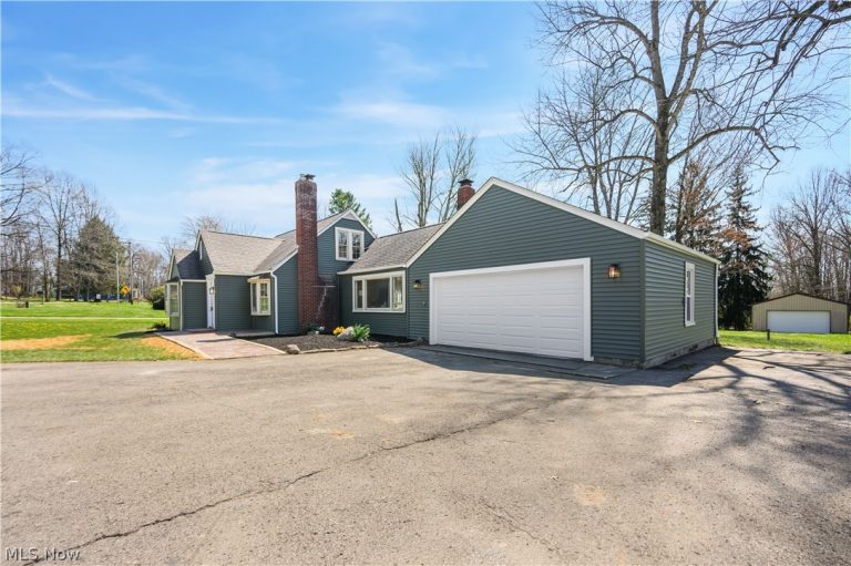 5606 Mount Everett Road, Hubbard, OH - Photo 3